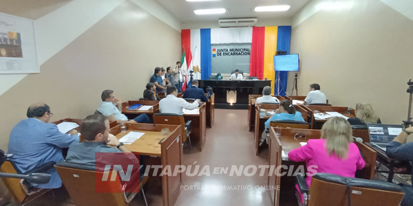 JUNTA MUNICIPAL ANALIZA LA TRANSFERENCIA DEL AEROPUERTO A LA DINAC