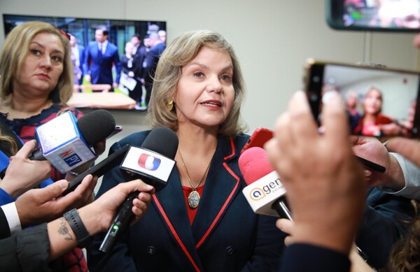 Cumbre de poderes fue importante pero "nada concreto salió" - 1000 Noticias