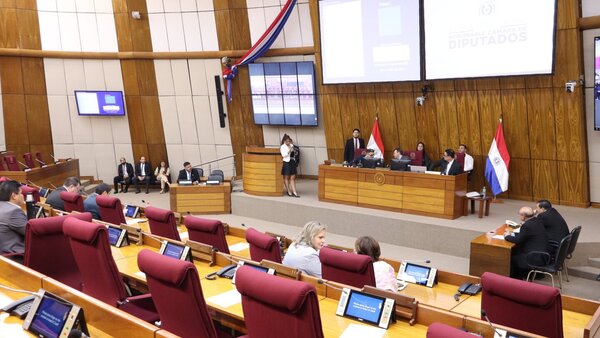 Legisladores critican ausencia de Emiliano Rolón a cita para discutir chats de Lalo Gomes