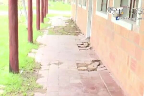 Escuela en Cerrito se cae a pedazos y sigue sin solución - SNT