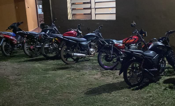Persisten desubicados motoqueiros en San José de los Arroyos - Noticiero Paraguay