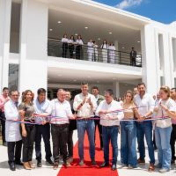 Presidente Peña inaugura nuevo bloque materno Infantil en Pilar :: Presidencia de la República del Paraguay