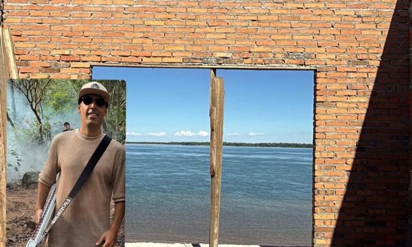 Camarasa muestra la imponente vista al río que va a tener su casota de relax