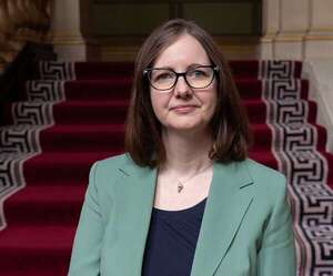 Nueva embajadora británica quiere una artesanía para su presentación ante el Gobierno: ¿qué usará? - Nacionales - ABC Color