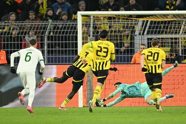 El Dortmund tramita el pase a octavos sin sobresaltos - Fútbol Internacional - ABC Color