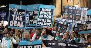 La Nación / Familiares de rehenes israelíes confirman la muerte de mujer argentina Bibas y de sus hijos