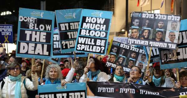 La Nación / Familiares de rehenes israelíes confirman la muerte de mujer argentina Bibas y de sus hijos