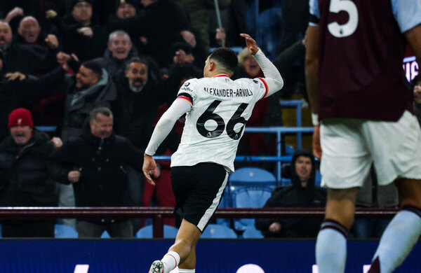 Versus / Liverpool sufre y salva un empate ante el Aston Villa por la Premier League