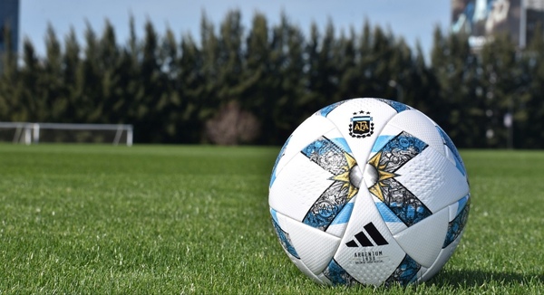 La AFA se equivoca: El fútbol no es el lugar para ideologías ajenas a su esencia