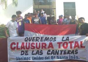 Vecinos piden clausura de canteras en Presidente Franco  - ABC en el Este - ABC Color