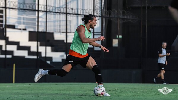 Versus / Martín Cáceres y el deseo de ganar "una Libertadores o Sudamericana" con Libertad