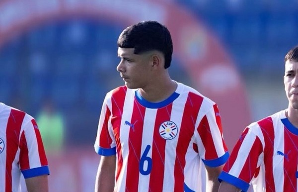 Ángel Aguayo llegó a Brasil para firmar su contrato con Santos