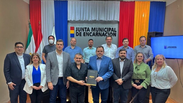 Concejales de Encarnación ceden aeropuerto a la Dinac