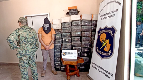 Detienen a narcotraficante y requisan casi una tonelada de marihuana en dudoso procedimiento - La Clave