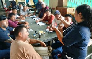 Elaboración de perfumes abre las puertas de la reinserción social en Tacumbú - .::Agencia IP::.