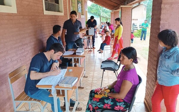 Atención médica integral beneficia a más de 130 pobladores de comunidad indígena de Itapúa - .::Agencia IP::.