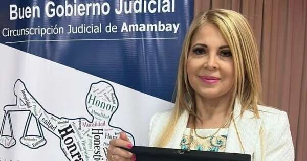 La Nación / Exjueza admite veracidad de chats con Gomes y acusa a Legal de falsear el orden cronológico