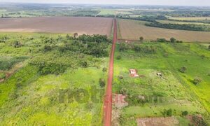 Vecinos de Minga Guazú exigen asfaltado de la Calle 2000 ante suba del peaje
