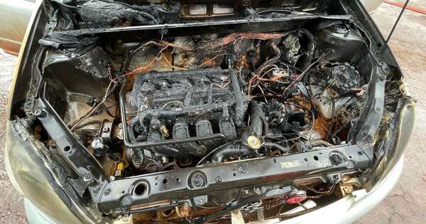 Diario HOY | Auto casi se incendia en estación de servicio por desperfecto eléctrico
