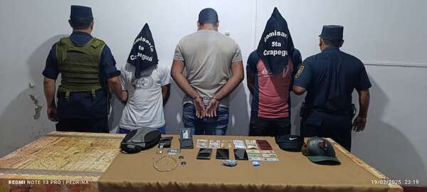 Detienen a dos hermanos y un sobrino e incautan presunta cocaína y crack en Carapeguá - Nacionales - ABC Color