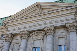 Milei transformó el Banco Nación en una sociedad anónima mediante decreto | Internacionales | 5Días