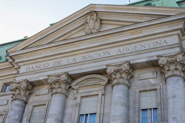 Milei transformó el Banco Nación en una sociedad anónima mediante decreto | Internacionales | 5Días