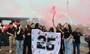 Chicos realizaron su UPD con batucada y homenaje en colegio