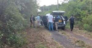 La Nación / Hallan un cadáver en camioneta abandonada en camino vecinal de Luque