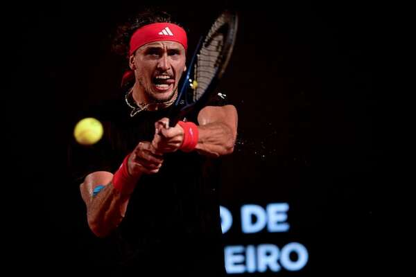 Zverev se aloja en cuartos del ATP 500 de Rio y amenaza el deseo de Báez - Tenis - ABC Color