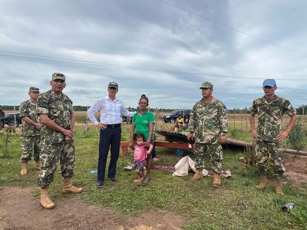 Ministro verifica reconstrucción de viviendas por militares en San José de los Arroyos - .::Agencia IP::.