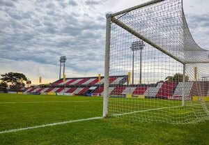Versus / ¿Después de cuánto se jugará un partido de Primera en el Gunther Vogel?