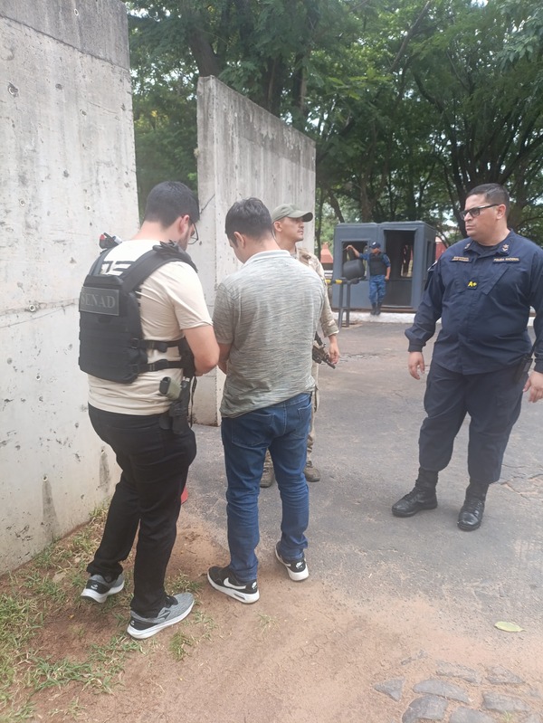 Jefe de comisaría de Cerrito detenido en el marco del Caso Cross de tráfico de drogas - 1000 Noticias