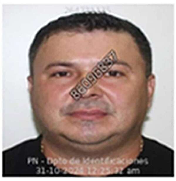 El cuerpo encontrado en una camioneta en Luque es de un empresario y tenía un disparo - Policiales - ABC Color