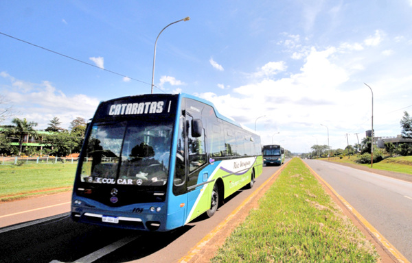 Nuevo acuerdo mantiene transporte turístico entre Foz y Puerto Yguazú - La Clave