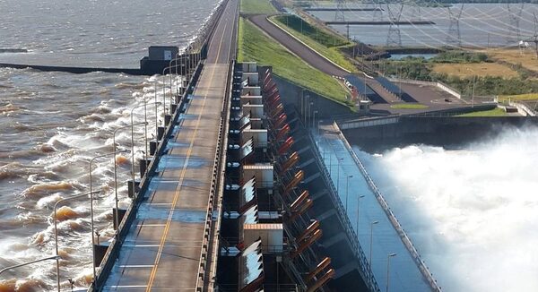 Argentina está al día por cesión de energía de Yacyretá, dice consejero