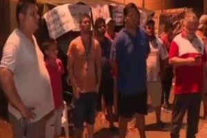 Choferes de San Lorenzo protestan por despidos - SNT
