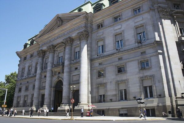Milei convierte en sociedad an贸nima al Banco de la Naci贸n Argentina