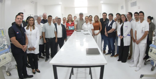 Peña inaugura terapia infantil en Villarrica y se compromete a mejorar la atención médica en todos los distritos del país