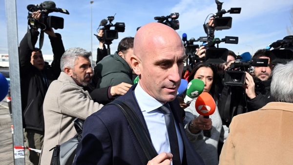 Luis Rubiales condenado a pagar multa de 10.800 euros por beso no consentido a Jenni Hermoso