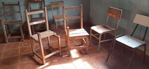 Goteras, aulas sin luz y falta de muebles esperan a niños en una escuela de Itakyry, donde el Gobierno pretendía entregar uniformes - ABC en el Este - ABC Color