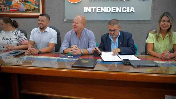 Intendente de Encarnación cede y finalmente transfiere predio del aeropuerto a la Dinac