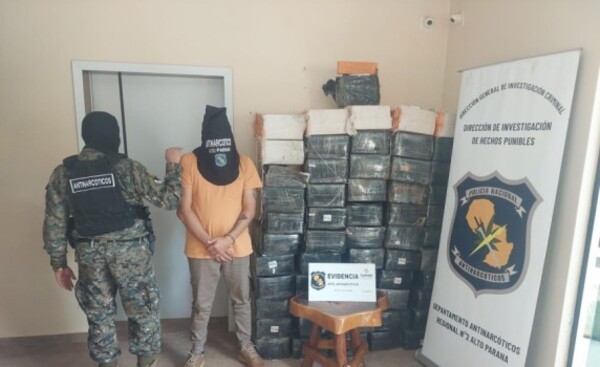 Imputan a hombre detenido con casi 1.000 kilos de marihuana