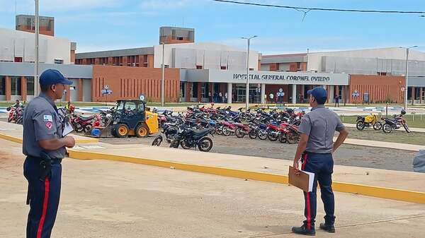 El Hospital General de Coronel Oviedo se inauguraría el lunes, pero funcionará a medias, porque aún no se completó la construcción - Nacionales - ABC Color