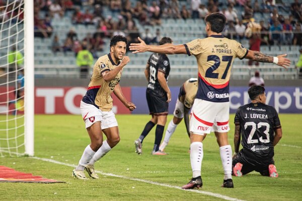 Versus / Negocio redondo de Cerro Porteño en su estreno en la Copa Libertadores