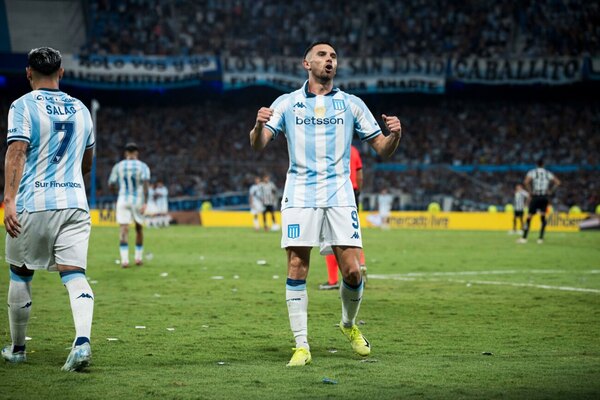 Versus / Racing gana la primera batalla ante Botafogo por la Recopa Sudamericana
