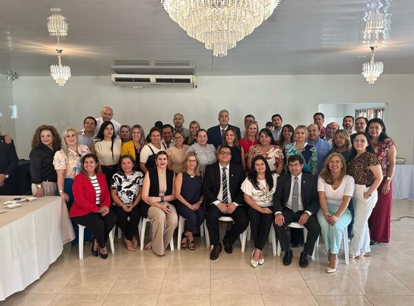 Encuentro de “confraternidad” entre jueces y fiscales desata fuertes críticas - La Clave