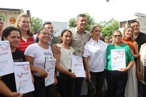 La fiesta de la titulación llegó al Guairá con el presidente de la República