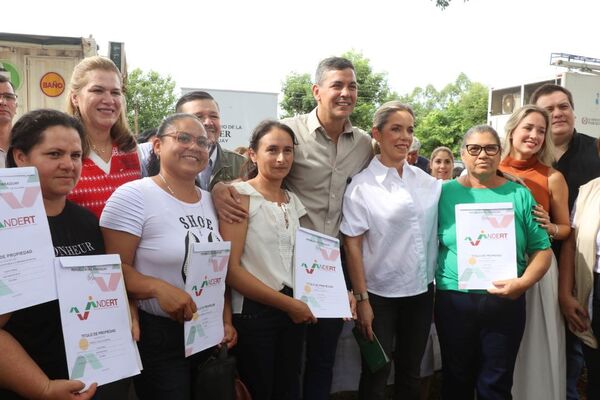 La fiesta de la titulación llegó al Guairá con el presidente de la República