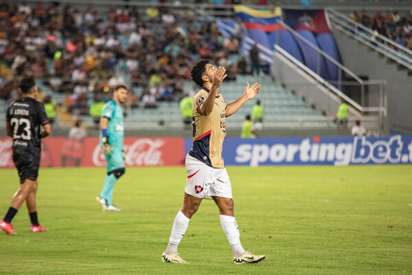 Cerro golea en su debut • PARAGUAY TV