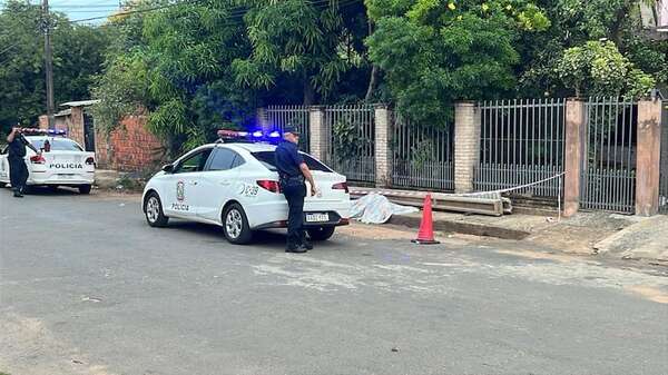 Hallan muerto a un joven en la vía pública en Luque - Policiales - ABC Color